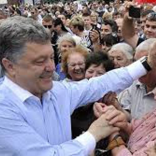 Poroshenko conferma accordo economico con UE e rivendica Crimea