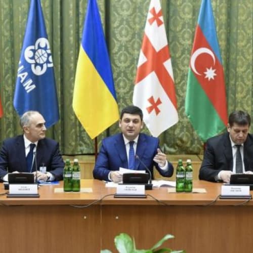 L'Ucraina firma accordo di libero scambio con paesi GUAM