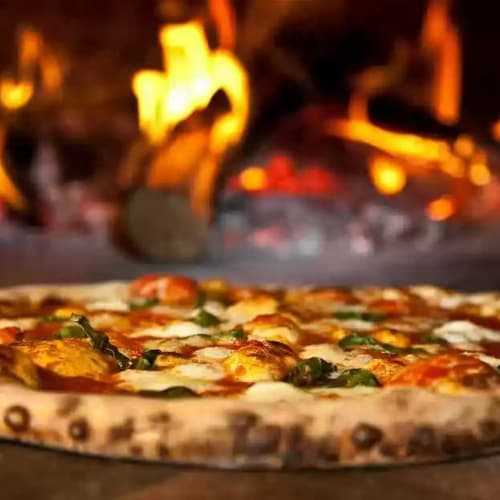 Фестиваль піци «Pizzafest» в Неаполі