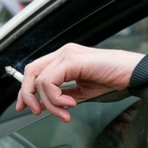 В Італії заборонять куріння в автомобілях