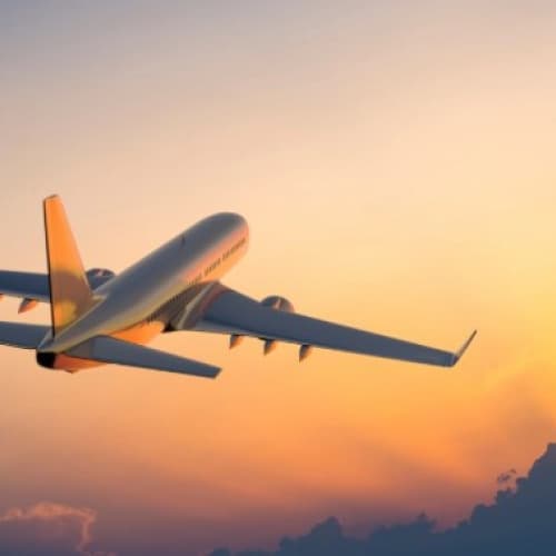 Міжнародне авіасполучення не буде відновлено до осені