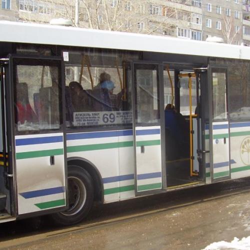 Gara per autobus a piano ribassato